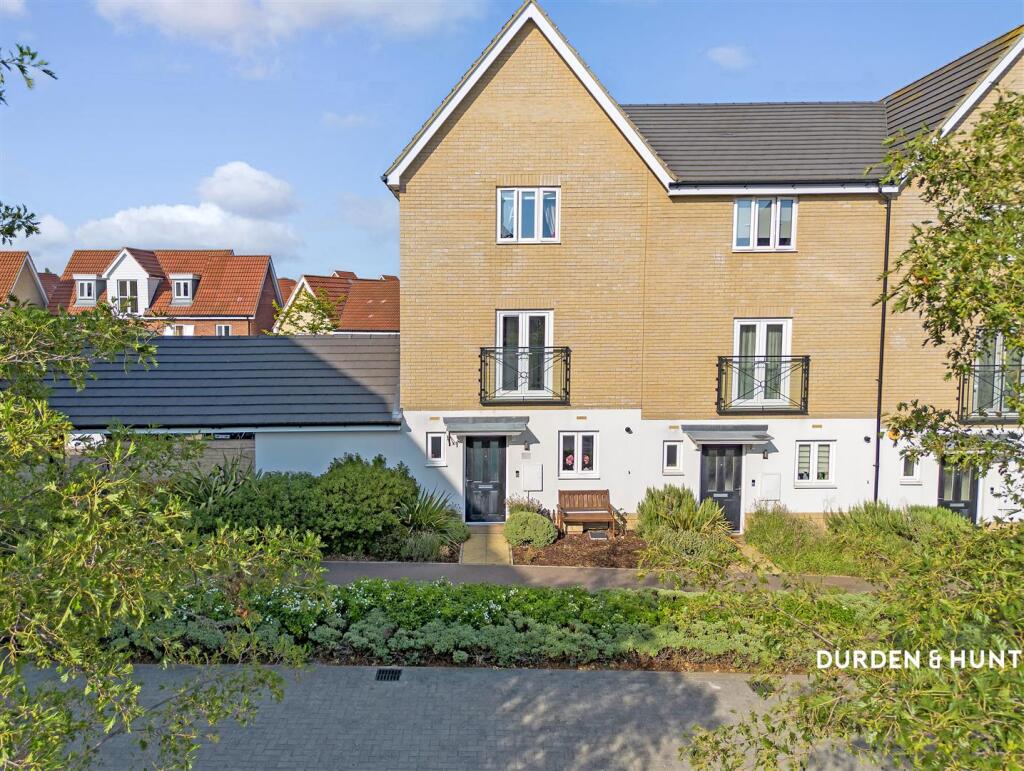 Main image of property: Alderwood Terrace, Chigwell, IG7