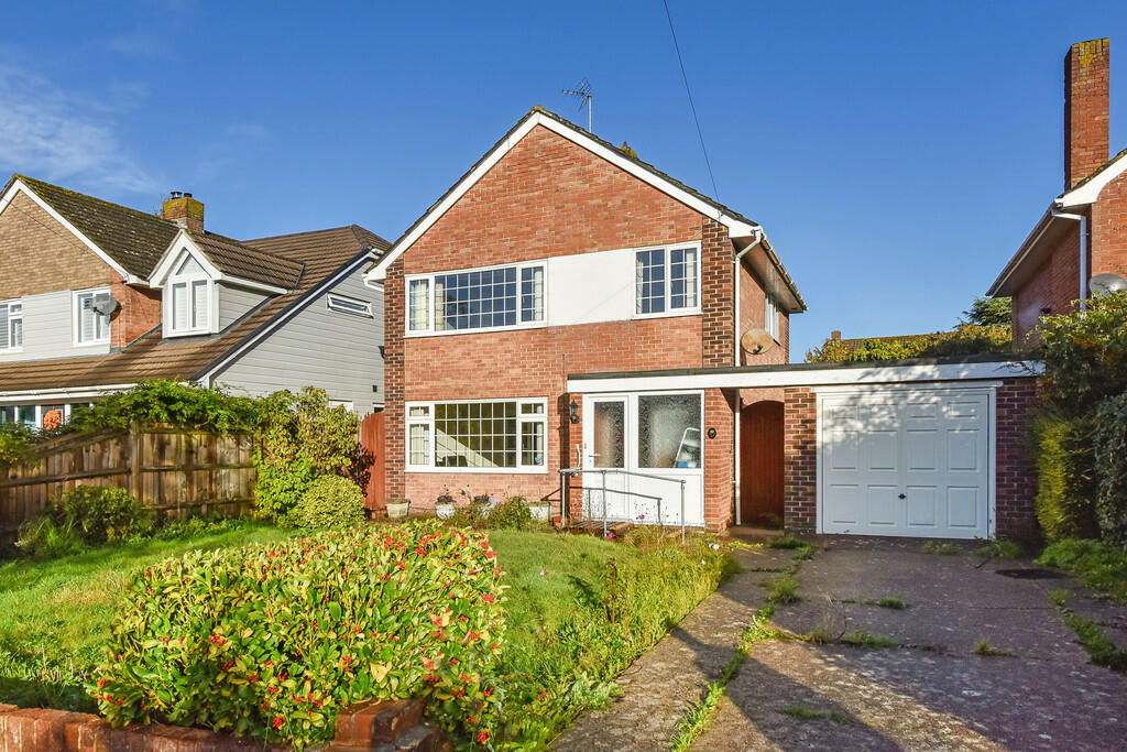 3 bedroom detached house for sale in Southbrook Road, Langstone, PO9