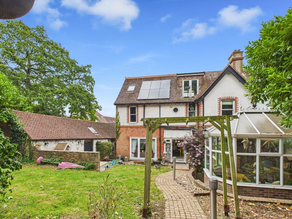 Main image of property: Havant Road, Farlington