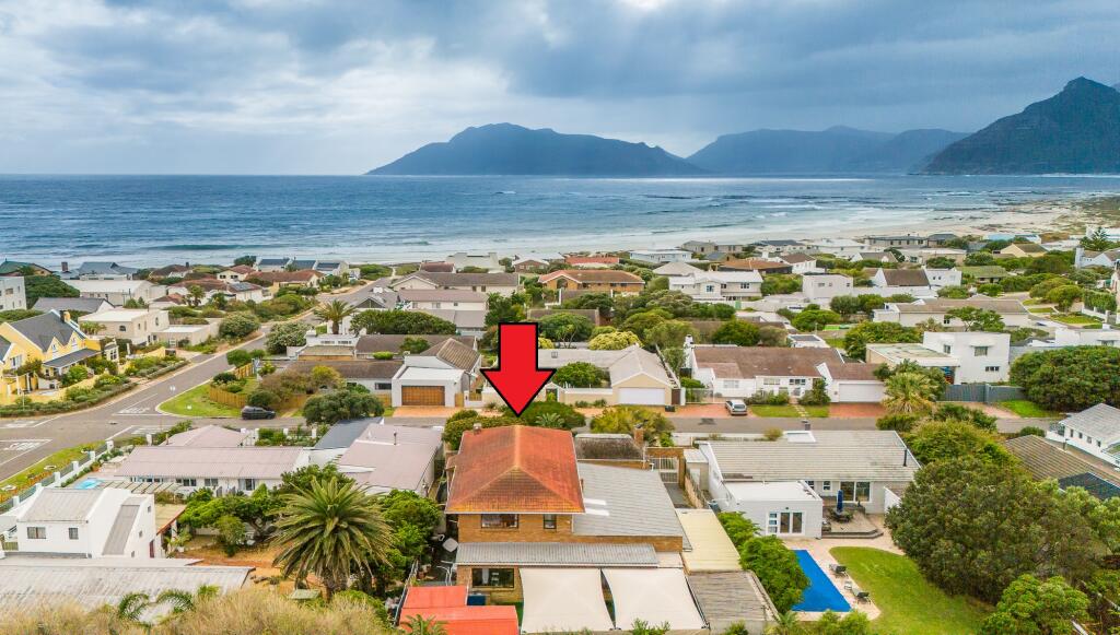 Main image of property: South Africa, Western Cape, Kommetjie, Arum Avenue, 92