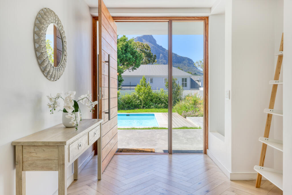 Main image of property: South Africa, Western Cape, Newlands