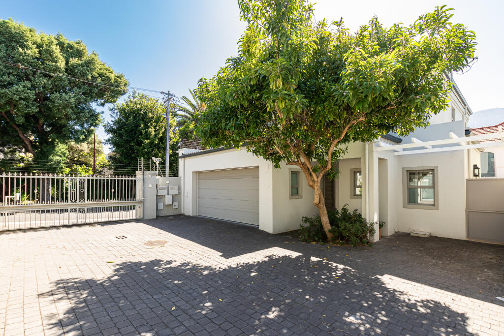 Main image of property: South Africa, Western Cape, Claremont Upper