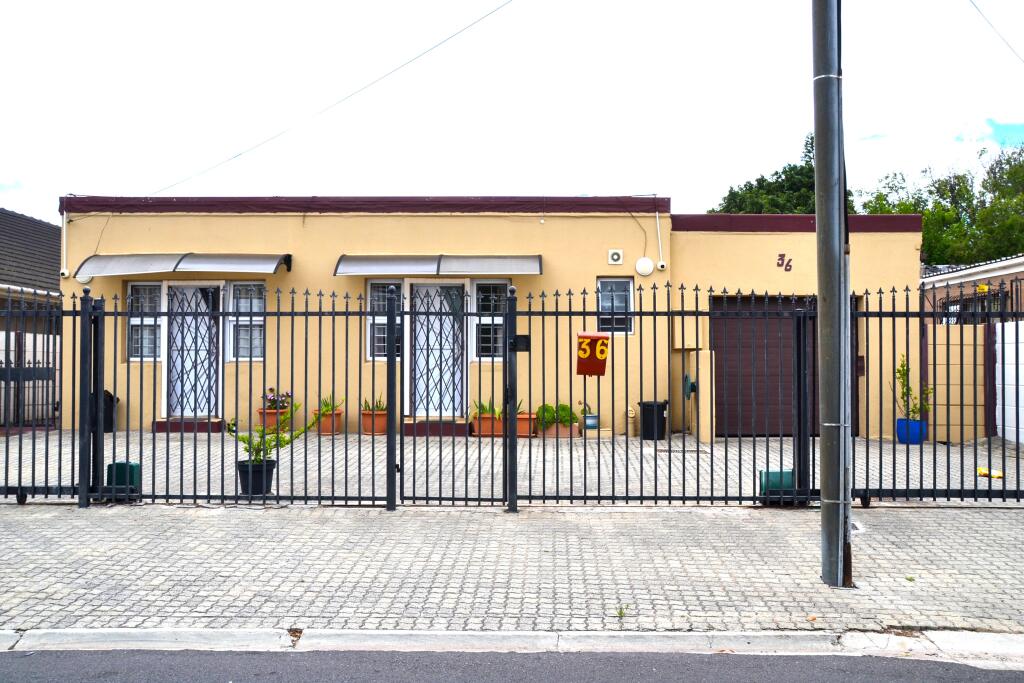 Main image of property: South Africa, Western Cape, Rondebosch East