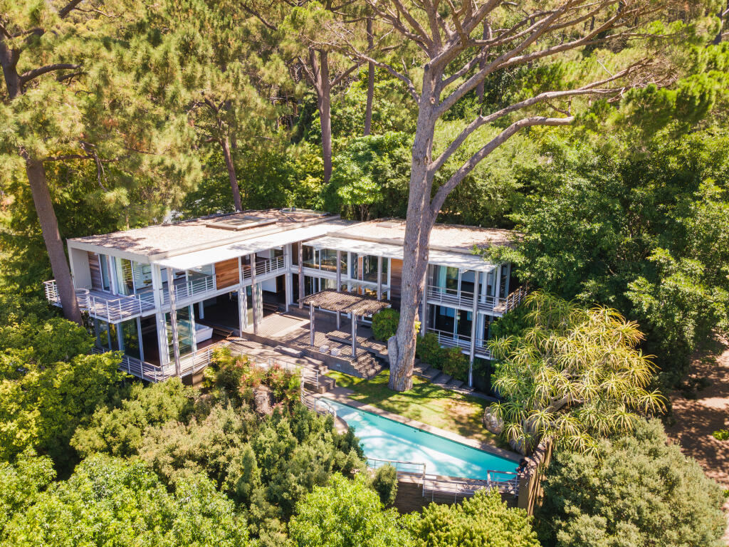 Main image of property: South Africa, Western Cape, Newlands