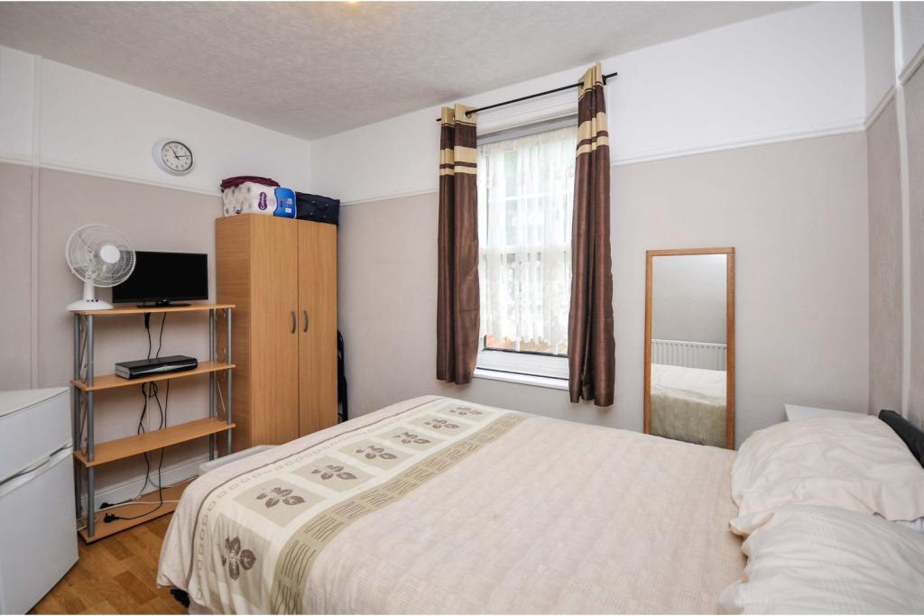Additional property image - Shroffold Road, Bromley, BR1