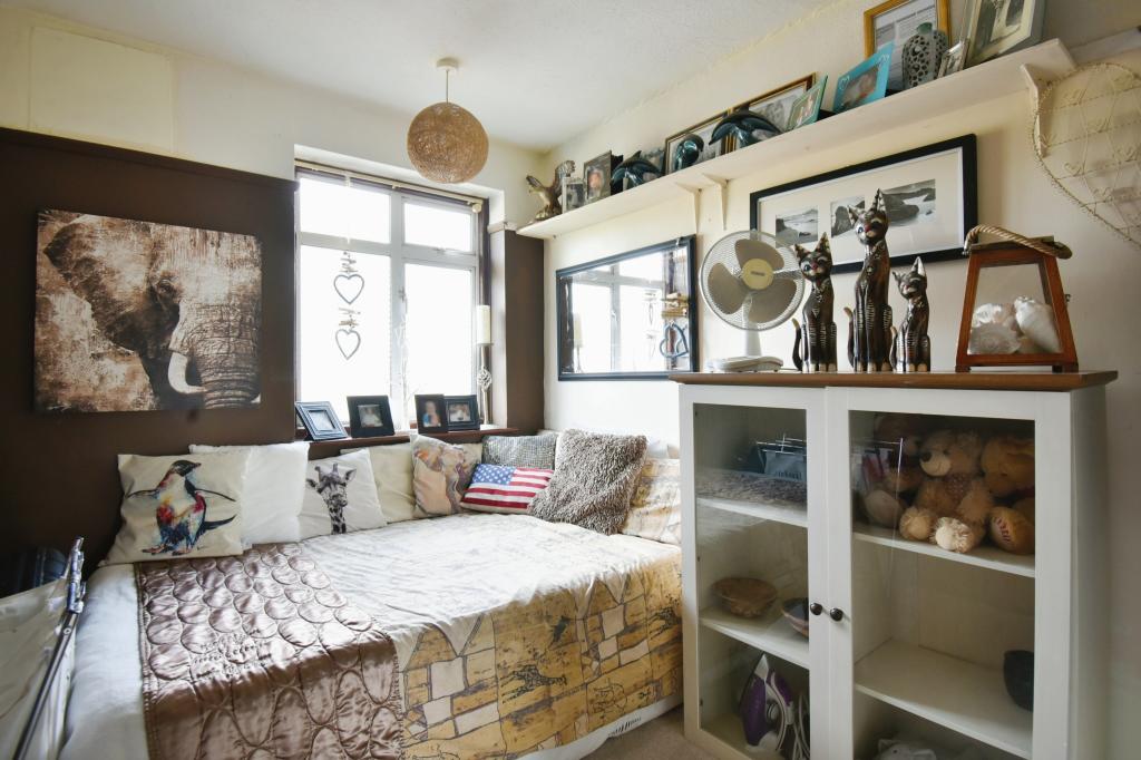 3 bedroom terraced house for sale in Stanhope Grove, Beckenham, BR3