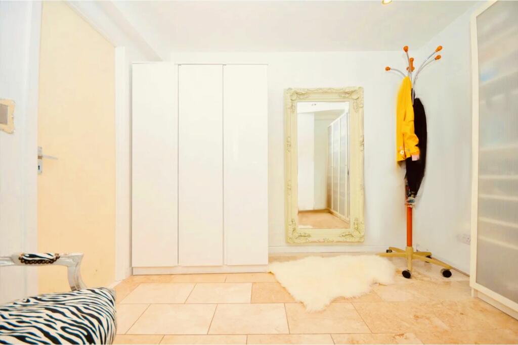 Additional property image - Oakham Drive, Bromley, BR2