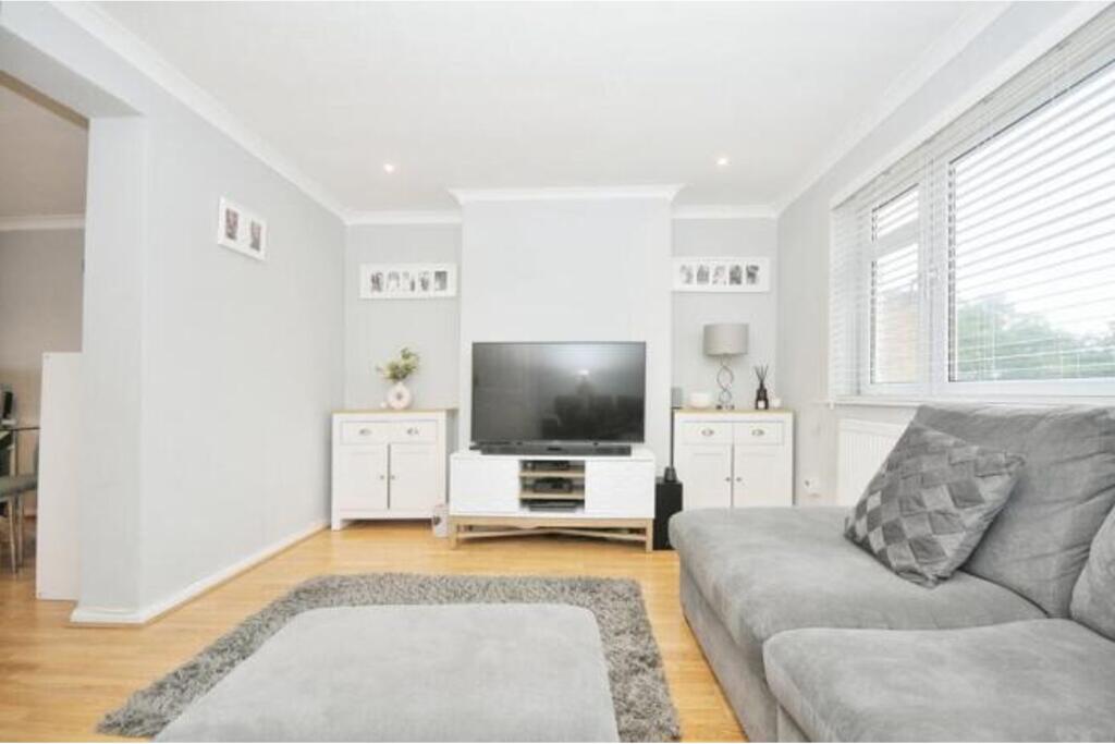 Additional property image - Magpie Hall Lane, Bromley, BR2