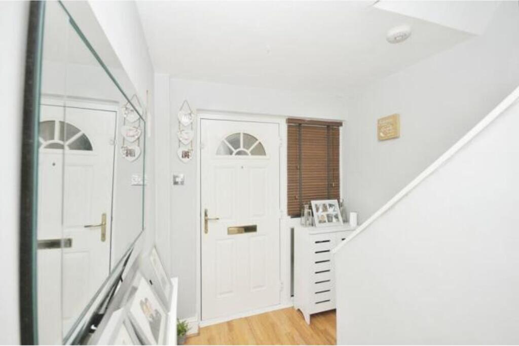 Additional property image - Magpie Hall Lane, Bromley, BR2