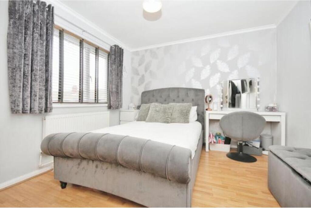 Additional property image - Magpie Hall Lane, Bromley, BR2