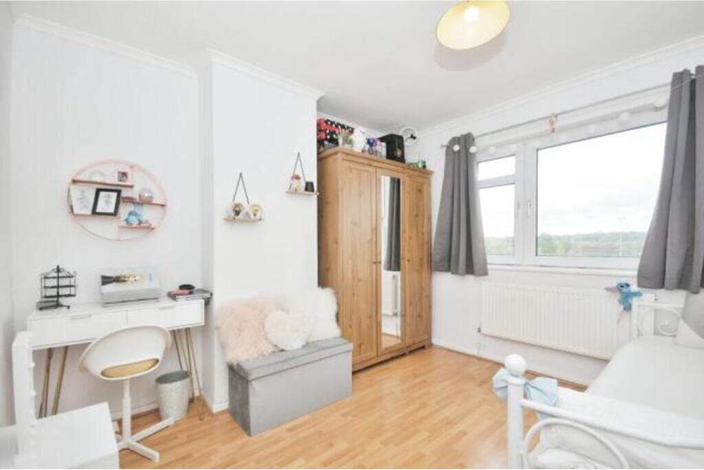 Additional property image - Magpie Hall Lane, Bromley, BR2