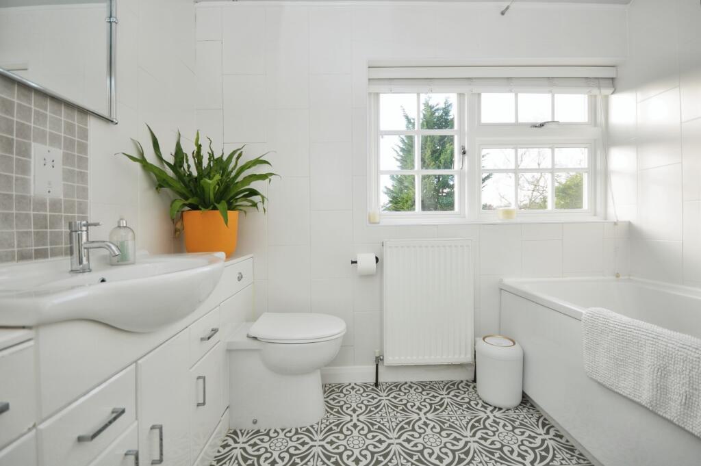 Additional property image - Romany Rise, Orpington, BR5