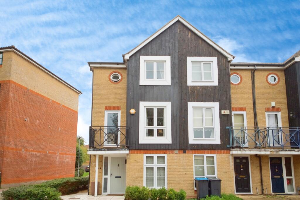 4 bedroom end of terrace house for sale in Thorneycroft Drive, Enfield, EN3