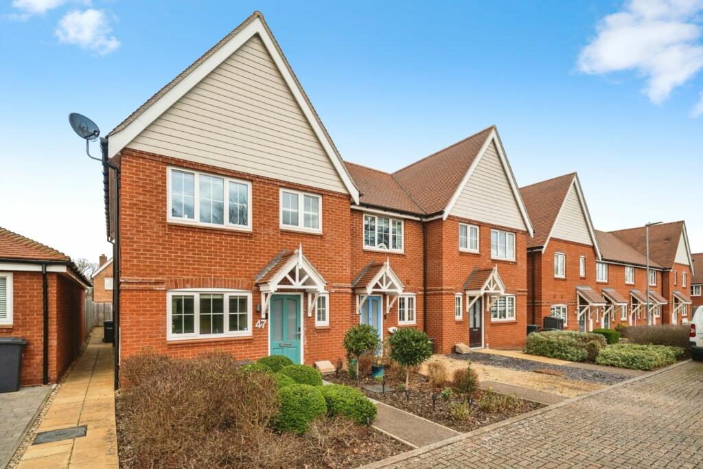 3 bedroom end of terrace house for sale in Hastings Avenue, Cheshunt
