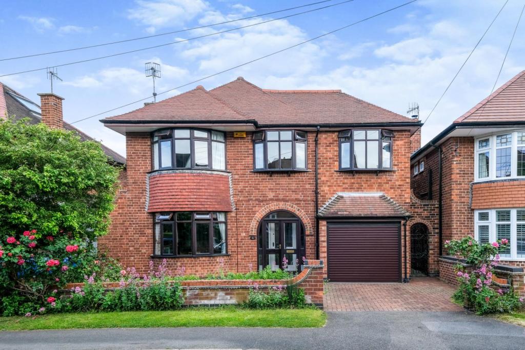4 bedroom detached house for sale in Sherborne Road, West Bridgford, NG2