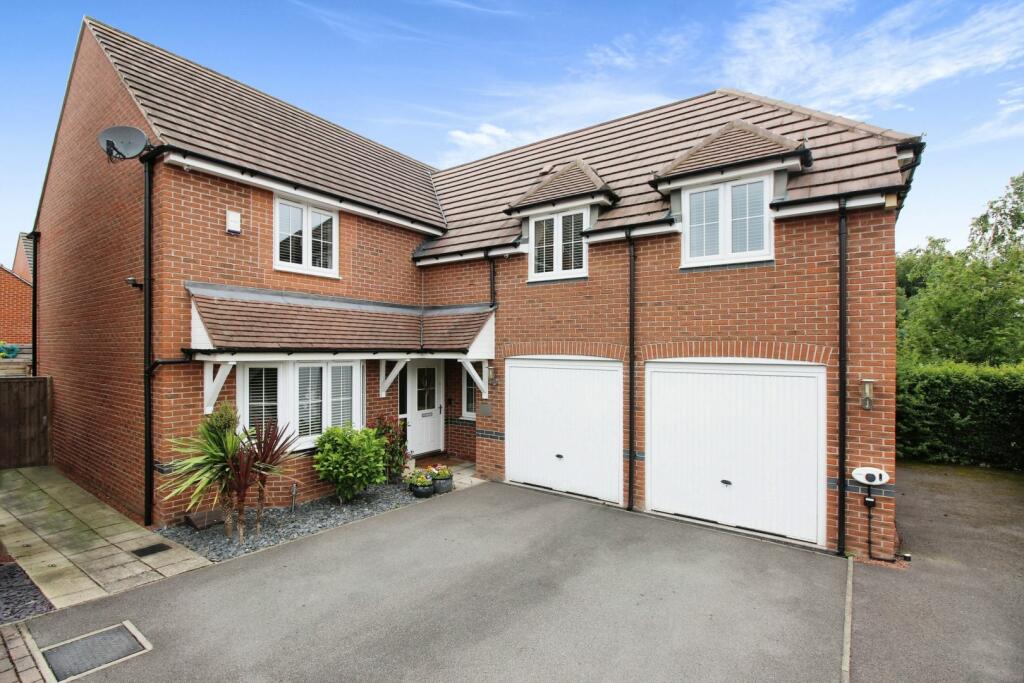 4 bedroom detached house for sale in Yates Croft, Farnsfield, Newark, NG22