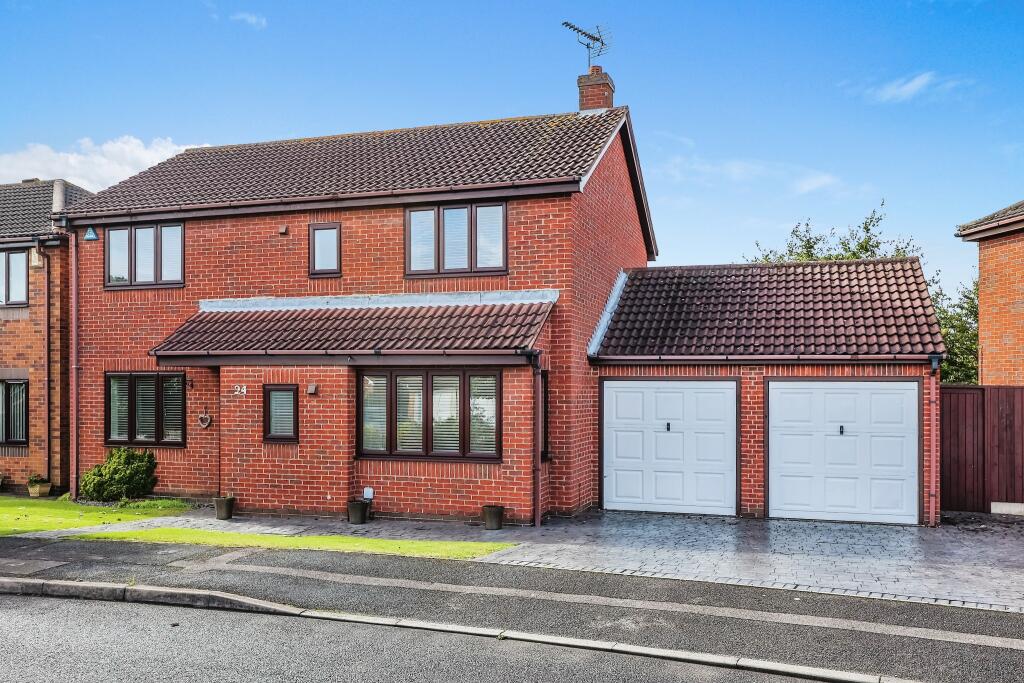 4 bedroom detached house for sale in Gregson Gardens, Toton, NG9