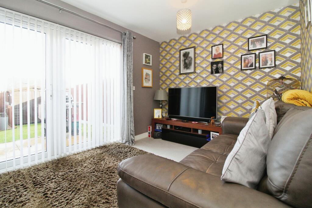 2 bedroom semidetached house for sale in Avenue, New Houghton