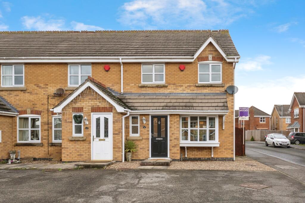 3 bedroom terraced house for sale in Juniper Way, Sleaford, NG34