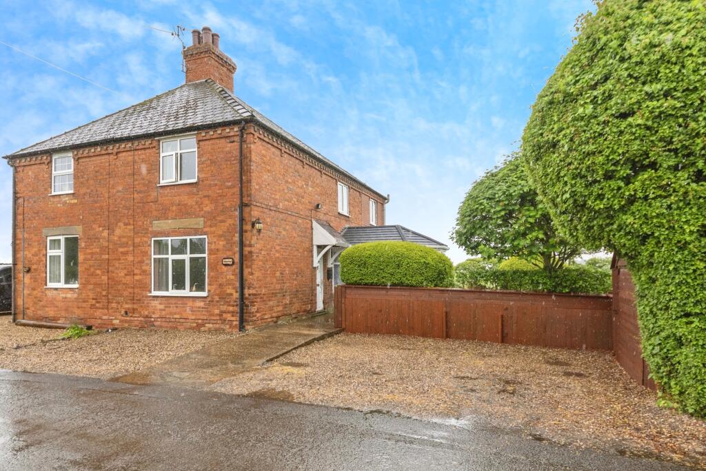 3 bedroom semidetached house for sale in White Cross Lane, Burton