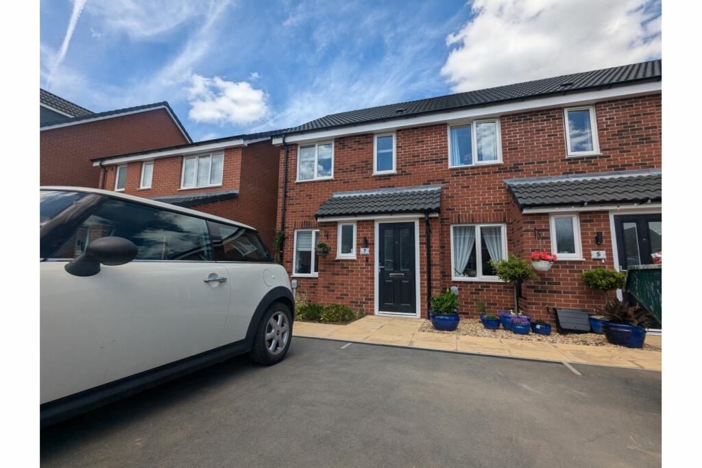 2 bedroom terraced house for sale in Mandarin Close, Stoke Bardolph, NG14