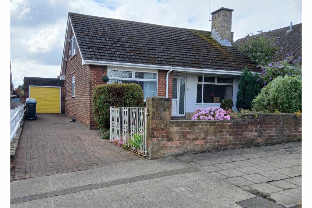 2 bedroom detached bungalow for sale in West Bank Avenue, Mansfield, NG19
