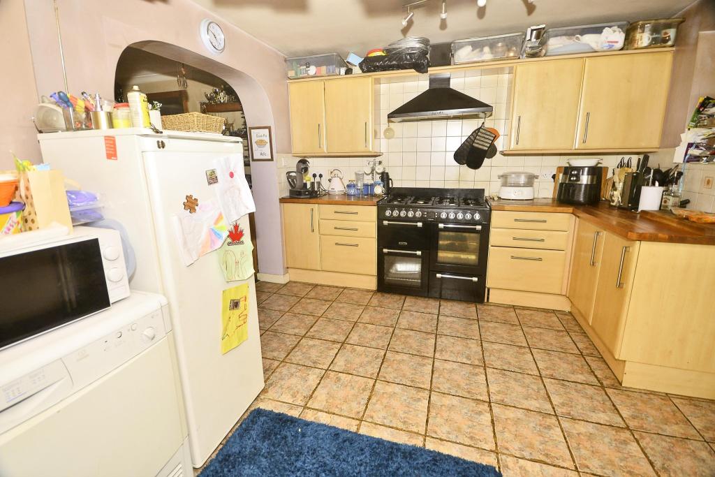 3 bedroom terraced house for sale in Kingsnorth Road, Ashford, TN23
