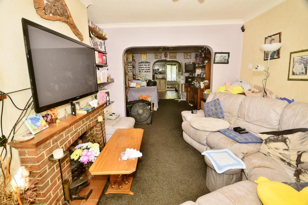 3 bedroom terraced house for sale in Kingsnorth Road, Ashford, TN23