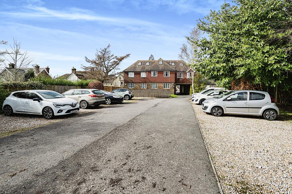 1 bedroom flat for sale in Whitehill Road, Crowborough, TN6