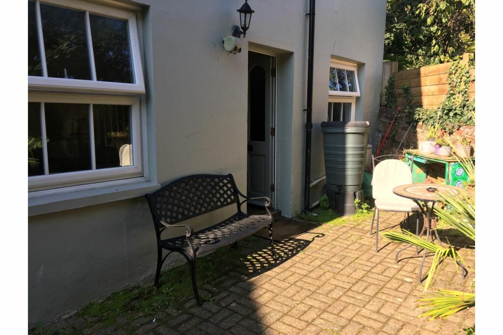 3 bedroom semidetached house for sale in Gensing Road, St. Leonardson