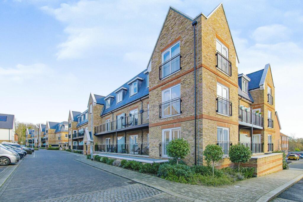 2 bedroom flat for sale in Campion Square, Sevenoaks, TN14