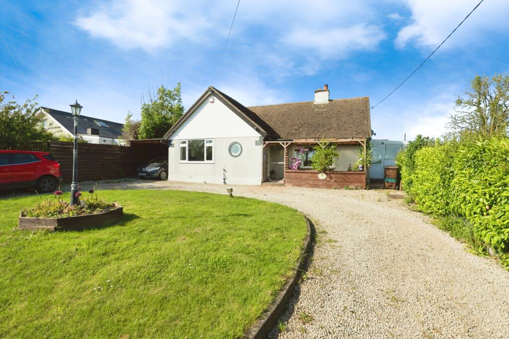 2 bedroom detached house for sale in Main Road, Winchelsea, TN36