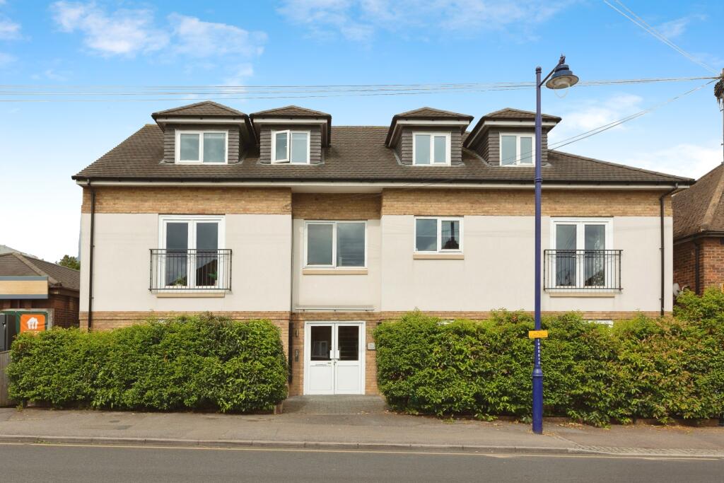 1 bedroom ground floor flat for sale in 7577 St. Johns Hill, Sevenoaks