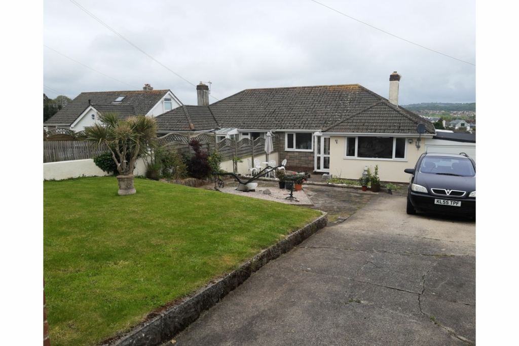 3 bedroom semidetached bungalow for sale in Nut Bush Lane, Torquay, TQ2