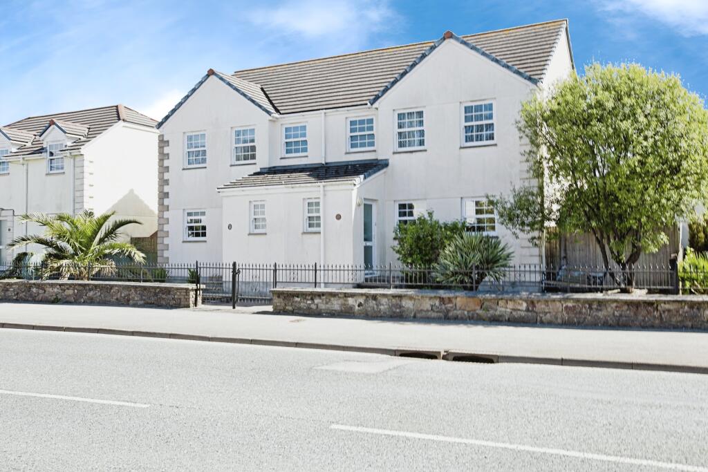 3 bedroom semidetached house for sale in Penmare Court, Hayle, TR27