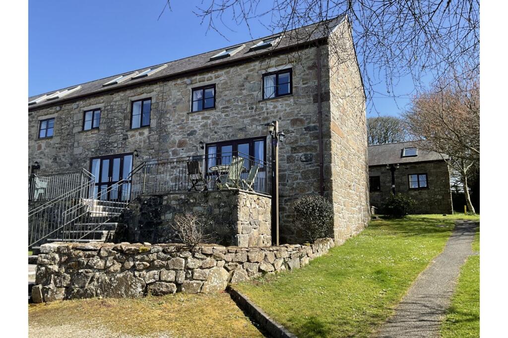 Main image of property: 7 The Old Barnyard, Penzance, TR20