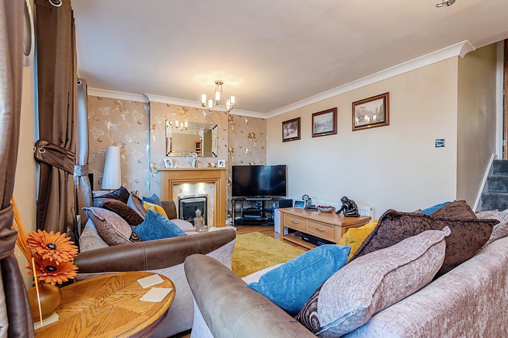 4 bedroom link detached house for sale in Millstone Rise, Liversedge, WF15