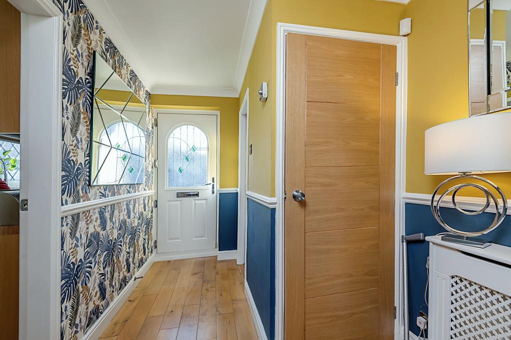 4 bedroom link detached house for sale in Millstone Rise, Liversedge, WF15