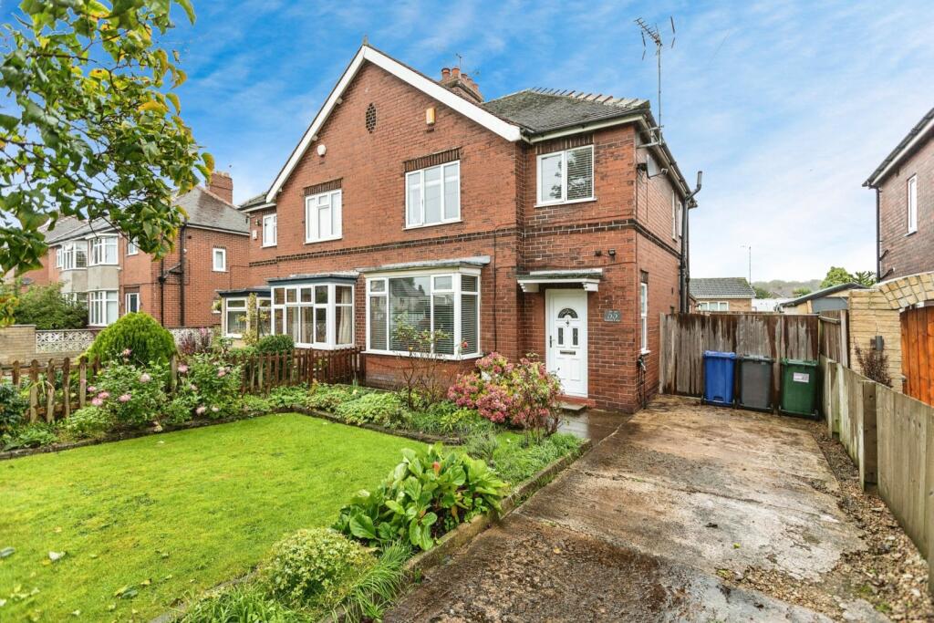 3 bedroom semidetached house for sale in Sutton Lane, Byram, WF11