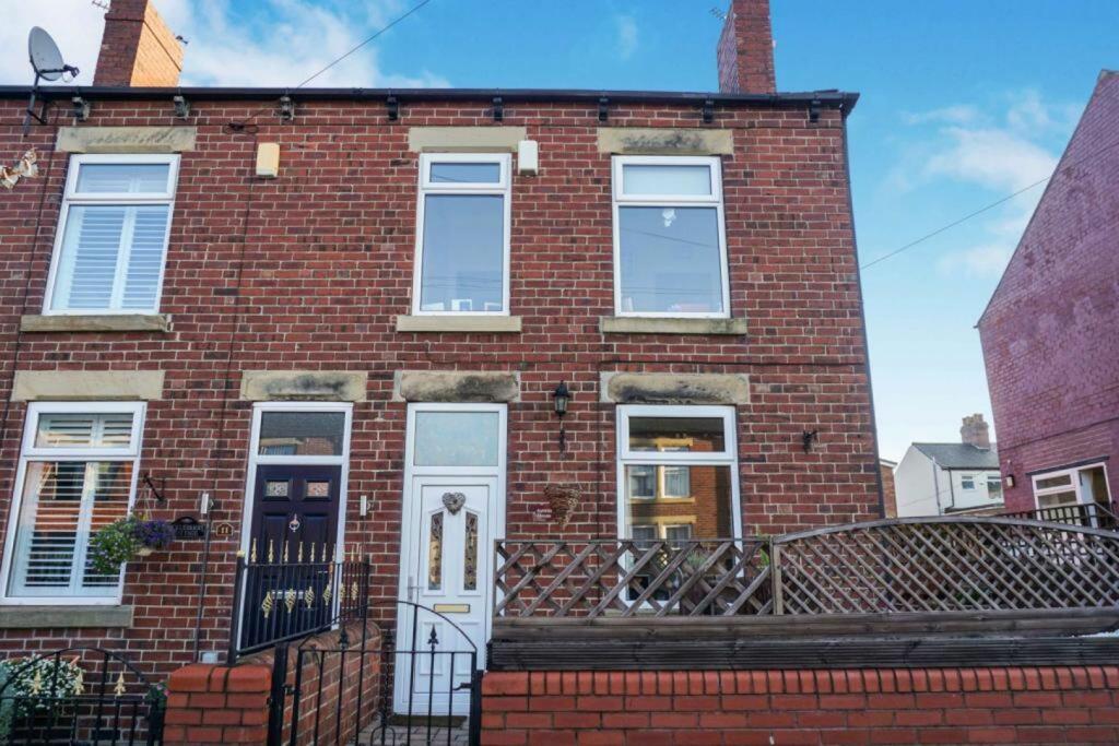2 bedroom semidetached house for sale in Lafflands Lane, Wakefield, WF4