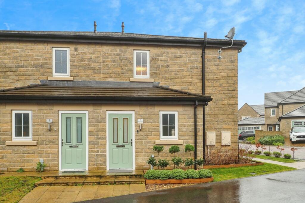2 bedroom town house for sale in Rosedale Close, Flockton, WF4