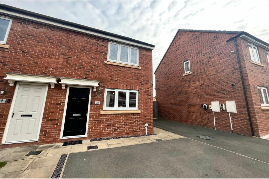 2 bedroom semidetached house for sale in Haydock Drive, Castleford, WF10