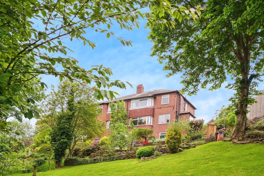 3 bedroom semidetached house for sale in Westfield Road, Horbury, WF4
