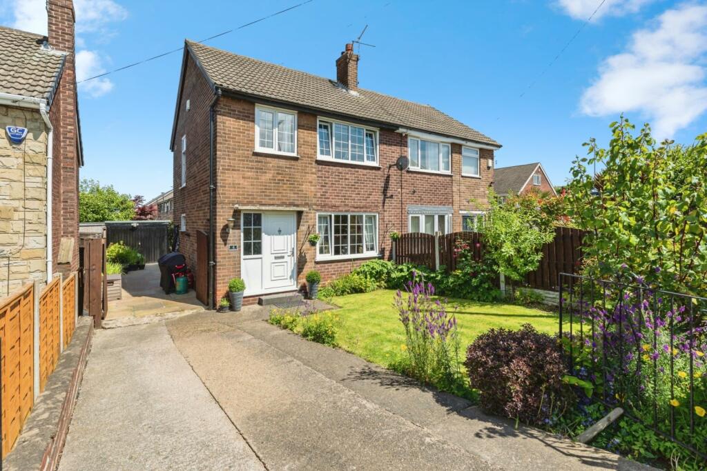 3 bedroom semidetached house for sale in Northfield Drive, Pontefract, WF8