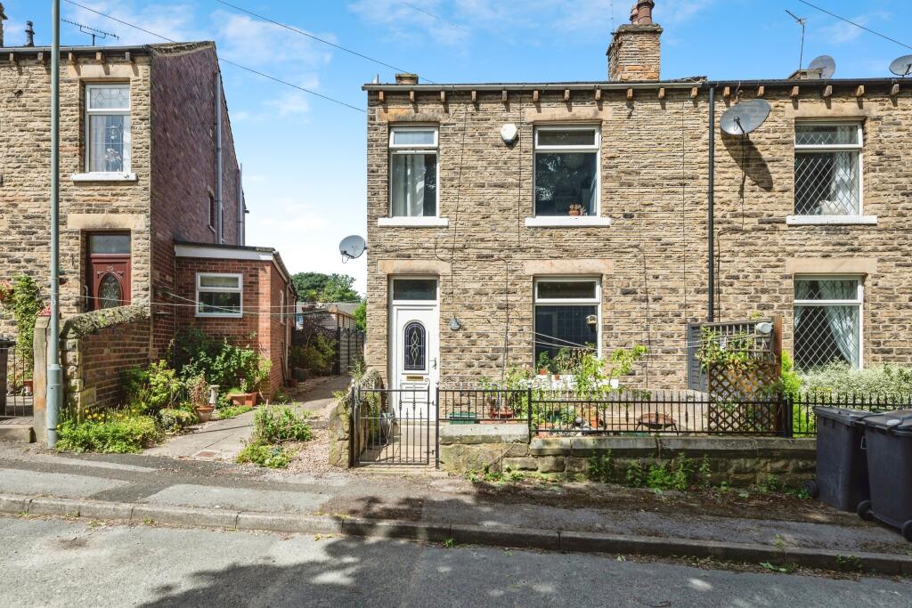2 bedroom end of terrace house for sale in James Street, Liversedge, WF15