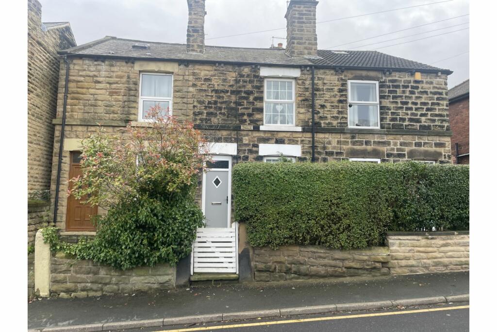 2 bedroom terraced house for sale in Bell Lane, Ackworth, Pontefract, WF7
