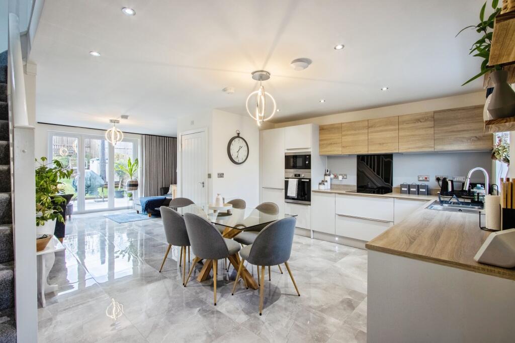 Main image of property: Little Wood Crescent, Wakefield, WF1