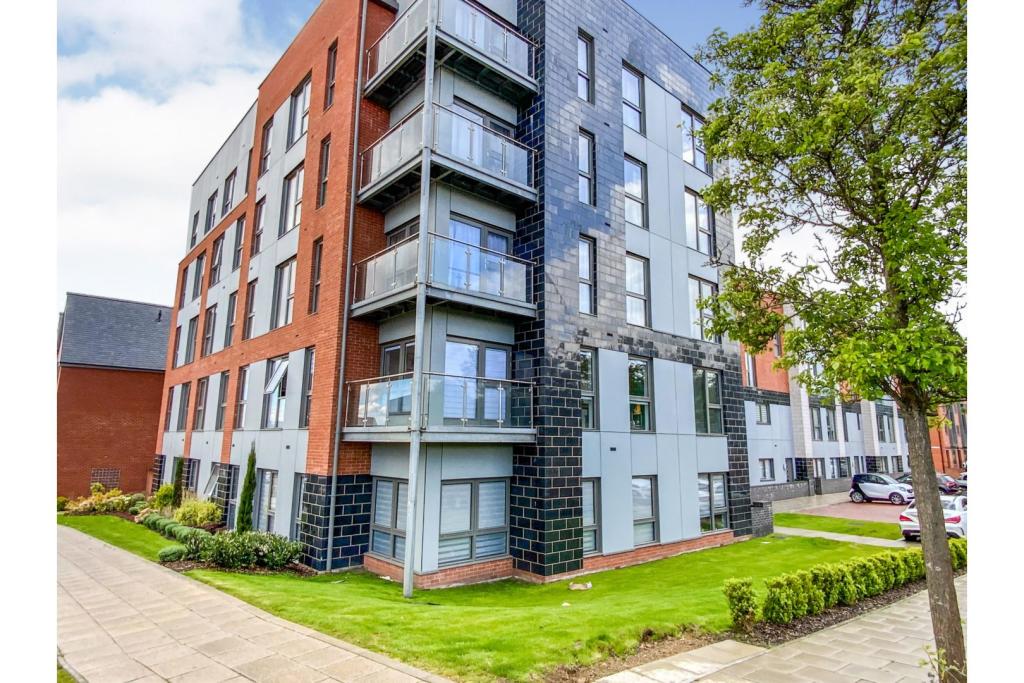 2 bedroom apartment for sale in 213 High Street, Upton, Northampton, NN5