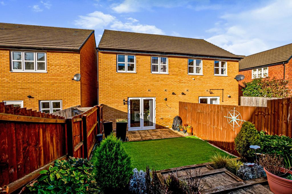 3 bedroom semidetached house for sale in Blackberry Close, Higham