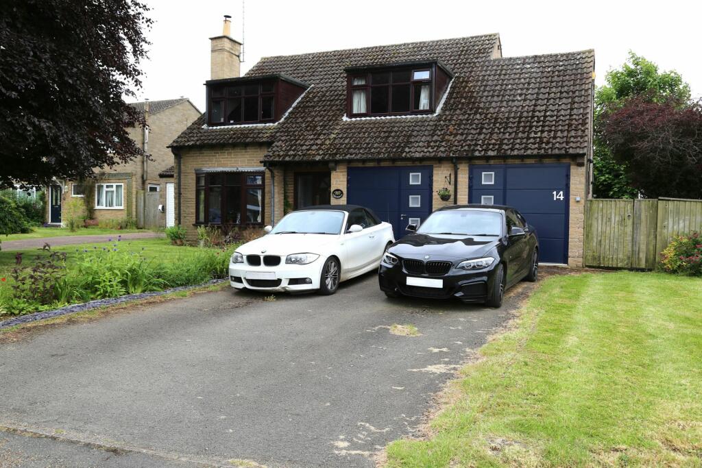 4 bedroom detached house for sale in Butlers Close, AstonLeWalls, NN11